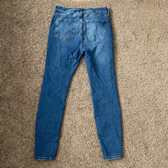 Forever 21 Skinny Distressed Wash Skinny Jeans Size 14 - Picture 4 of 4